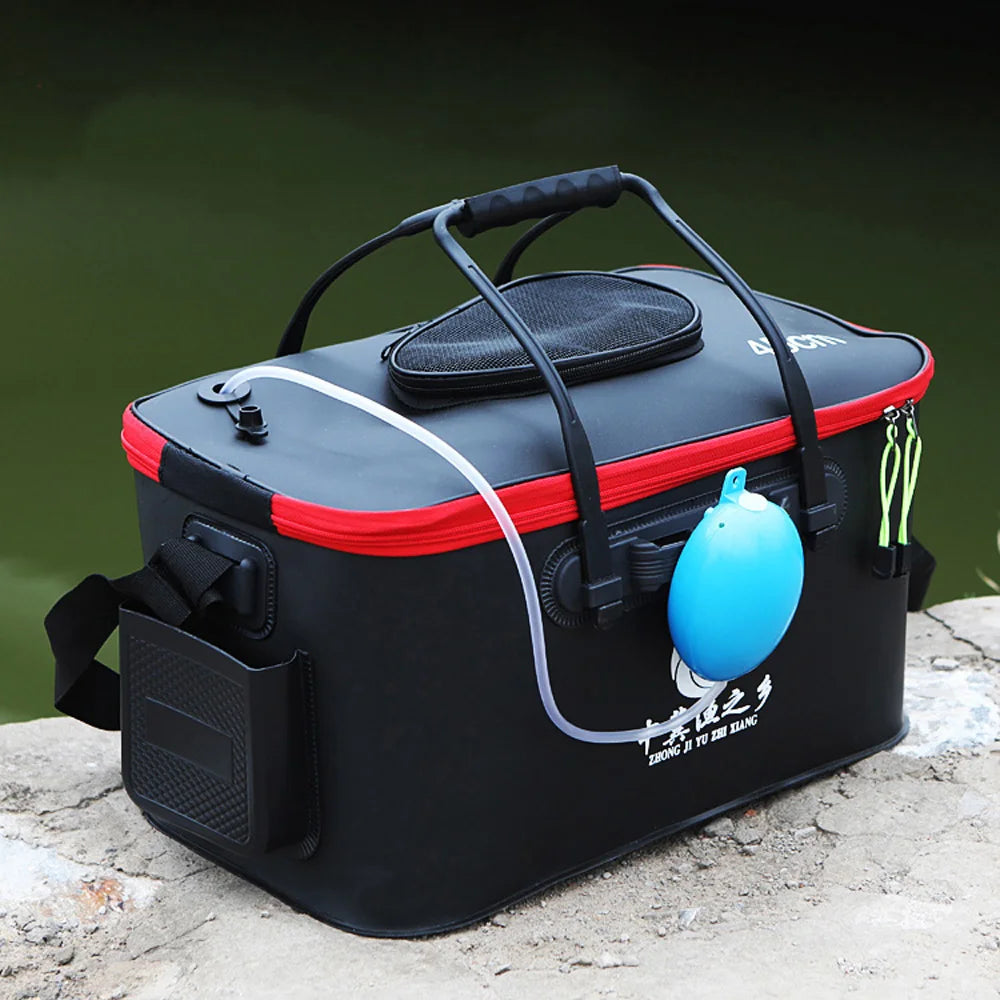 Sac pliable portable pour seau à poissons vivants.